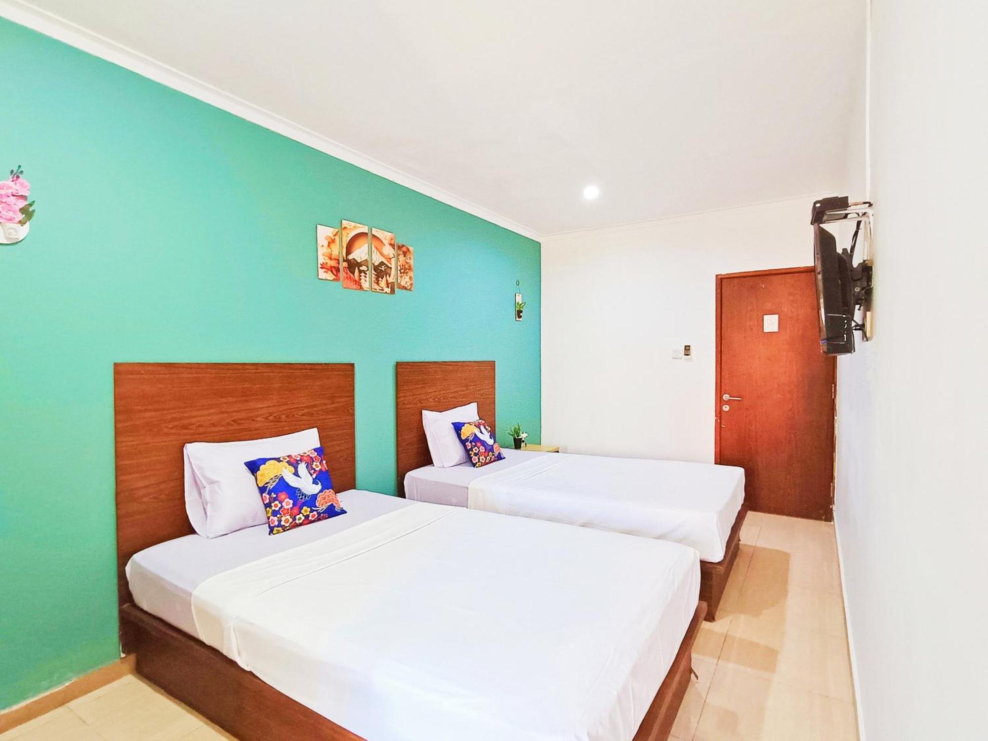 Yutaka Inn Dukuh Kupang Sorabaya Extérieur photo